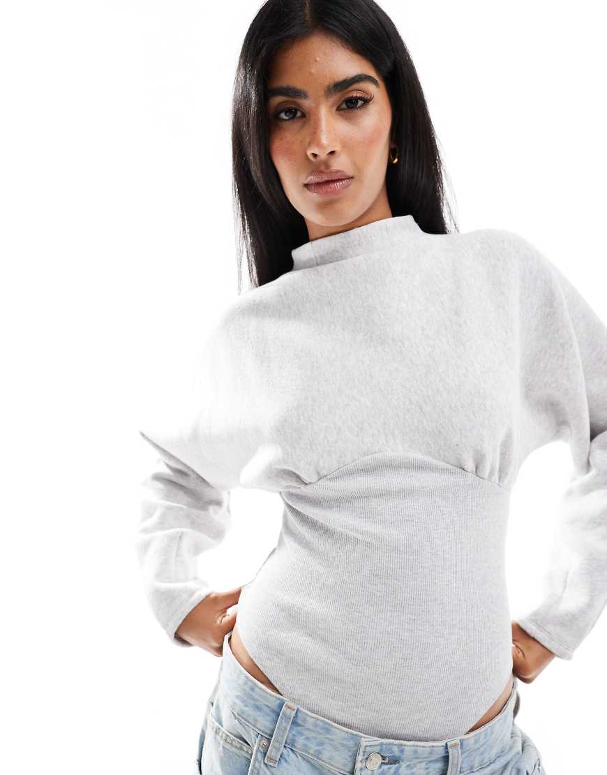 ASOS DESIGN - Sweatshirt-Body in meliertem Grau mit gerippter Korsett-Taille ASOS DESIGN - Sweatshirt-Body in meliertem Grau mit gerippter Korsett-Taille von ASOS DESIGN