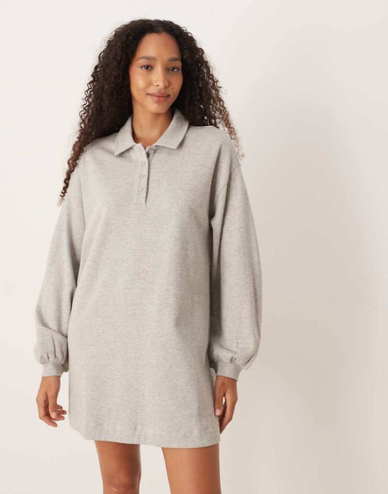 ASOS DESIGN - Sweatshirt-Minikleid aus Baumwolle in meliertem Grau mit Polokragen von ASOS DESIGN
