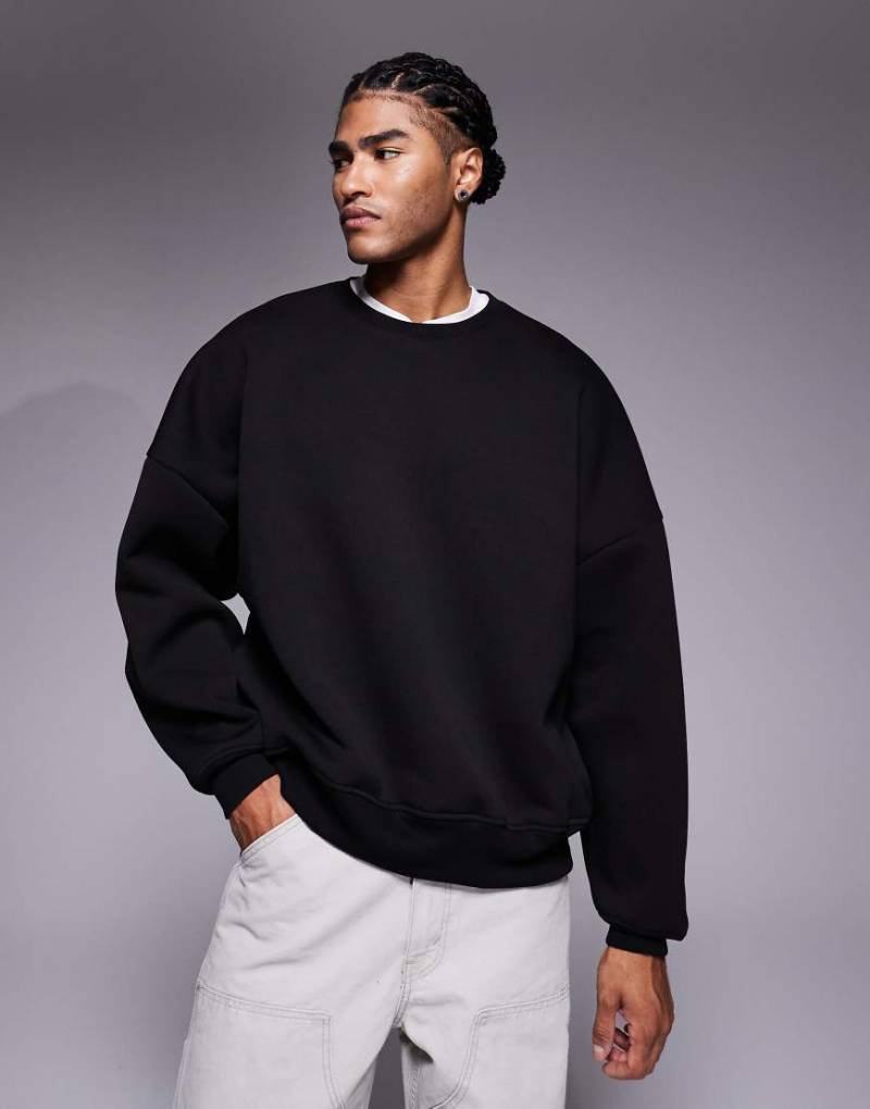 ASOS DESIGN - Sweatshirt aus schwerem, neoprenartigem Material in Schwarz mit extremer Oversize-Passform von ASOS DESIGN