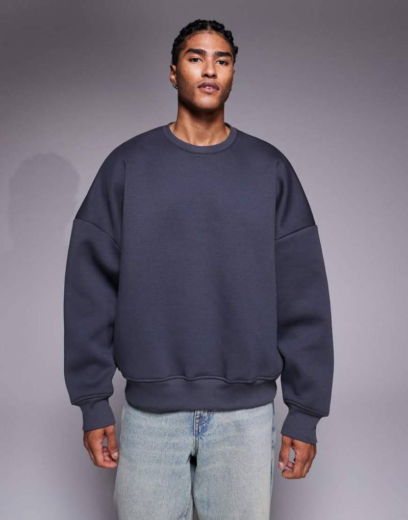 ASOS DESIGN - Sweatshirt aus schwerem Material im Neopren-Stil in Anthrazit mit extremer Oversize-Passform-Grau von ASOS DESIGN