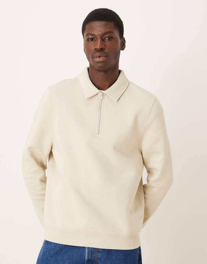 ASOS DESIGN - Sweatshirt in Beige mit kurzem Reißverschluss und Kragen-Neutral von ASOS DESIGN