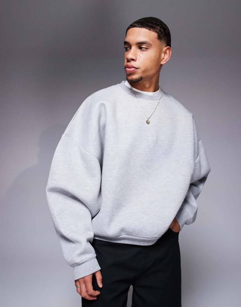 ASOS DESIGN - Sweatshirt in Grau meliert mit extremer Oversize-Passform aus Neopren-Imitat von ASOS DESIGN