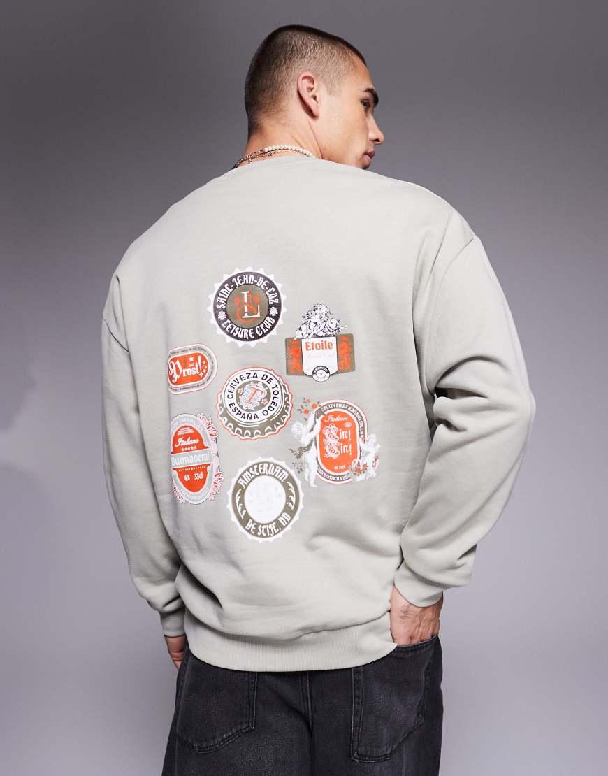 ASOS DESIGN - Sweatshirt in Grau mit Bierdeckel-Print-Schwarz von ASOS DESIGN