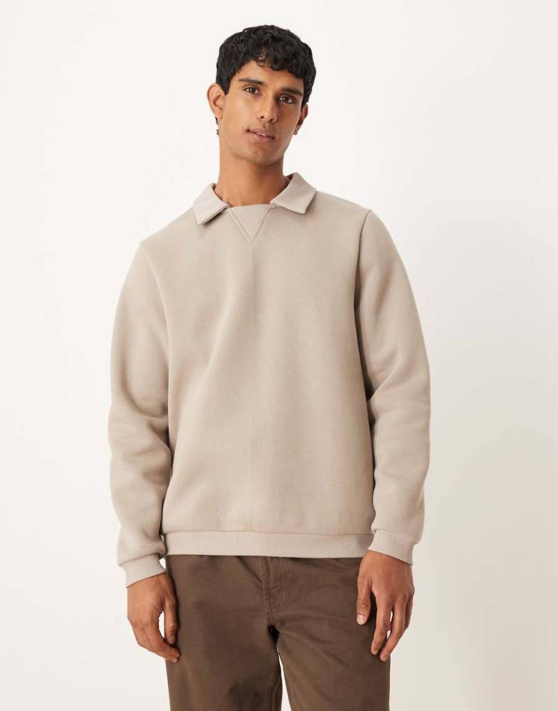 ASOS DESIGN - Oversize-Sweatshirt in Grau mit geripptem Polokragen-Neutral von ASOS DESIGN