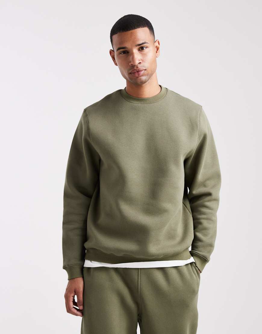 ASOS DESIGN - Sweatshirt in Khaki mit regulärer Passform-Grün ASOS DESIGN - Sweatshirt in Khaki mit regulärer Passform-Grün von ASOS DESIGN