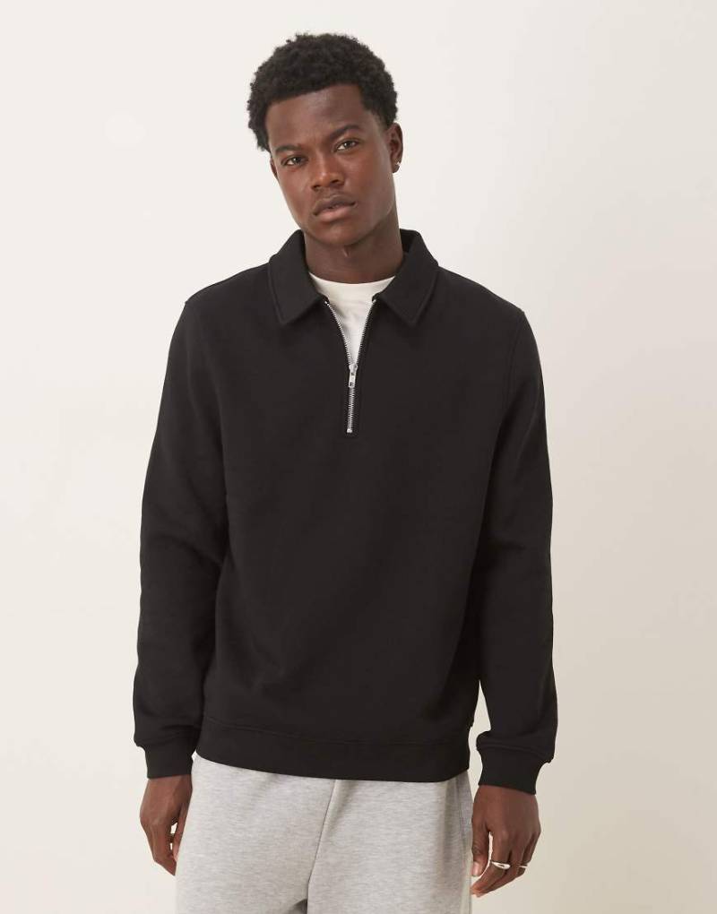 ASOS DESIGN - Basic-Sweatshirt in Schwarz mit kurzem Reißverschluss und Kragen von ASOS DESIGN