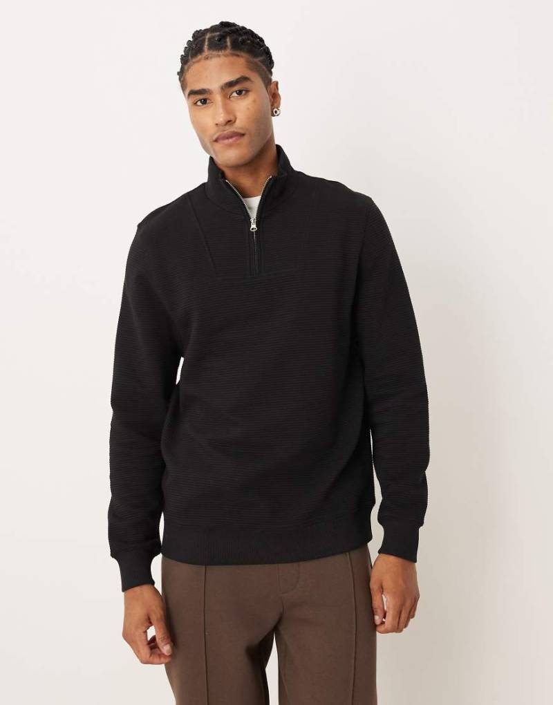 ASOS DESIGN - Sweatshirt in Schwarz mit kurzem Reißverschluss ASOS DESIGN - Sweatshirt in Schwarz mit kurzem Reißverschluss von ASOS DESIGN