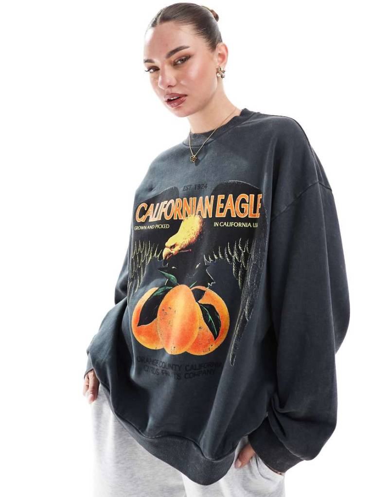 ASOS DESIGN - Sweatshirt in verwaschenem Anthrazit mit „Californian Eagle"-Grafik-Schwarz von ASOS DESIGN