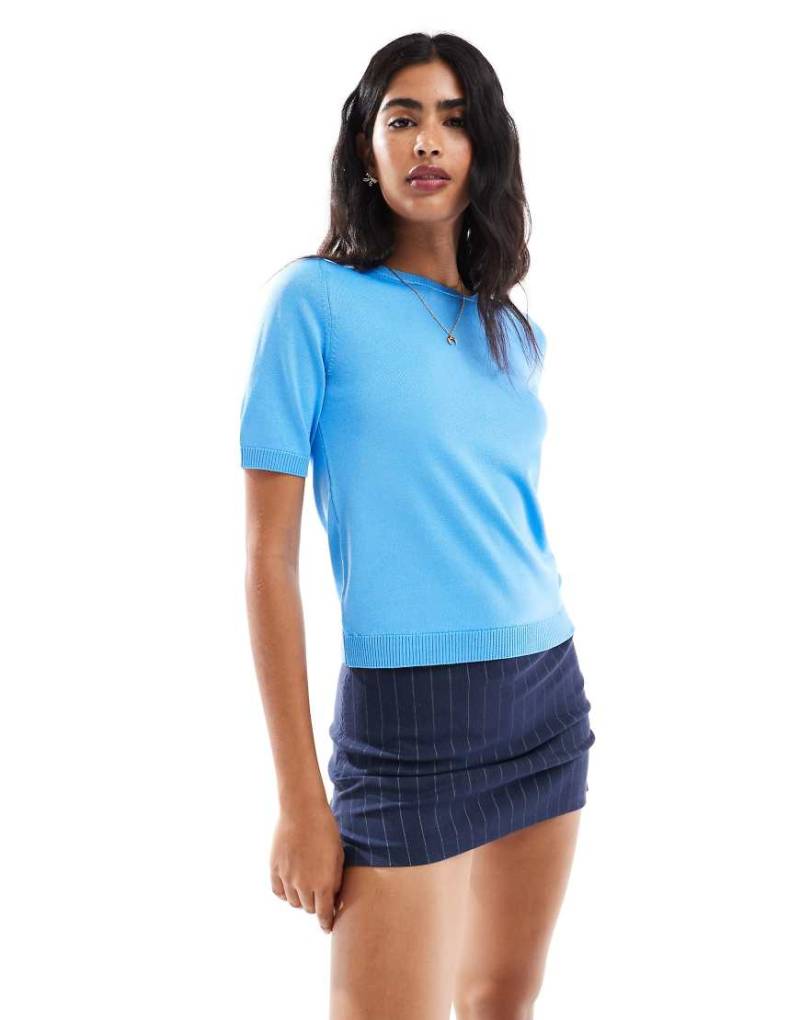 ASOS DESIGN - T-Shirt-Kleid aus Strick in Blau mit Halbärmeln von ASOS DESIGN