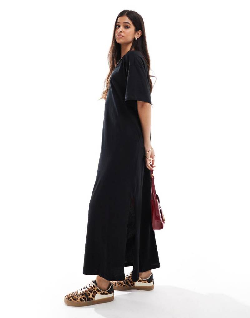 ASOS DESIGN - T-Shirt-Kleid in Midaxilänge in Schwarz, Oversize-Passform von ASOS DESIGN