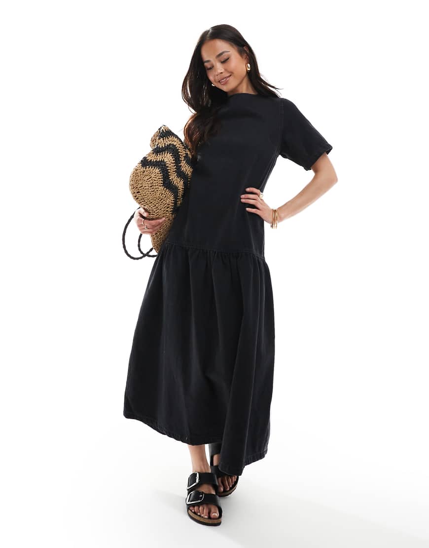 ASOS DESIGN - T-Shirt-Kleid in Midilänge aus Denim in Schwarz mit tiefer Taille von ASOS DESIGN