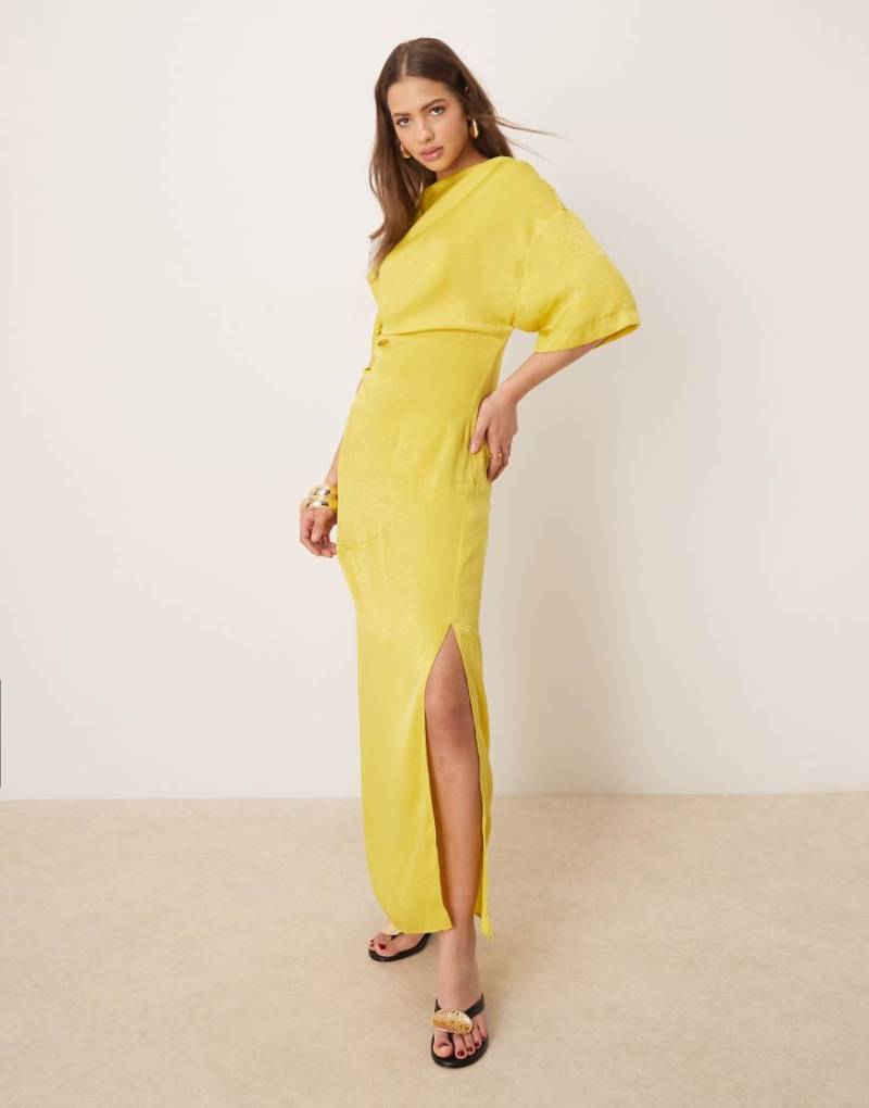 ASOS DESIGN - T-Shirt-Maxikleid in Chartreuse mit eingestecktem Detail und drapiertem Rücken-Grün von ASOS DESIGN