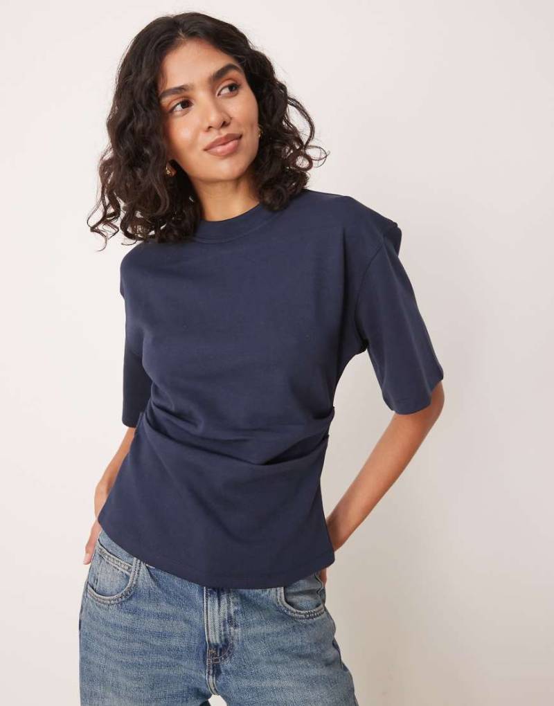 ASOS DESIGN - T-Shirt aus Interlock-Jersey in Marineblau mit Korsett-Taille von ASOS DESIGN