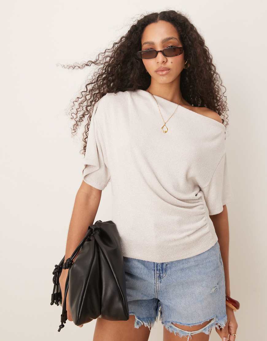 ASOS DESIGN - T-Shirt aus strukturiertem Strick in Steinbeige mit Korsett-Taille-Neutral ASOS DESIGN - T-Shirt aus strukturiertem Strick in Steinbeige mit Korsett-Taille-Neutral von ASOS DESIGN