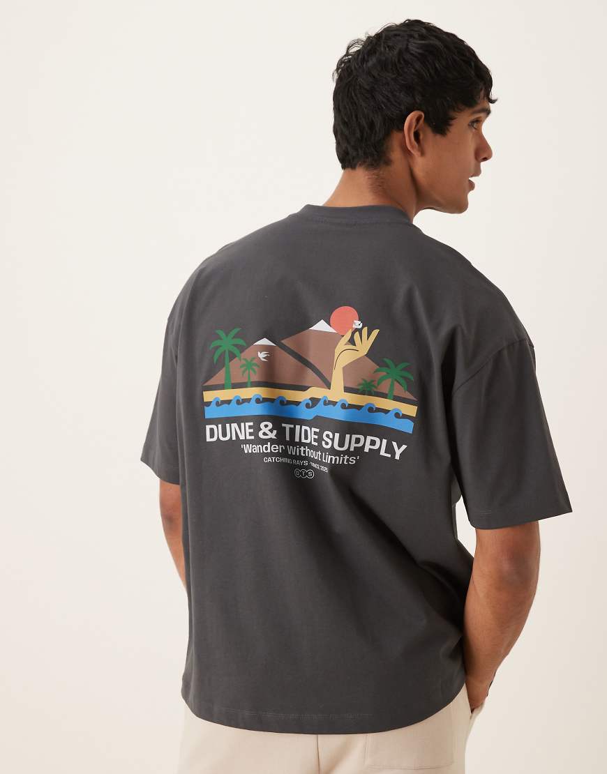 ASOS DESIGN - Schweres Oversize-T-Shirt in verwaschenem Schwarz mit Rückenprint-Grau von ASOS DESIGN