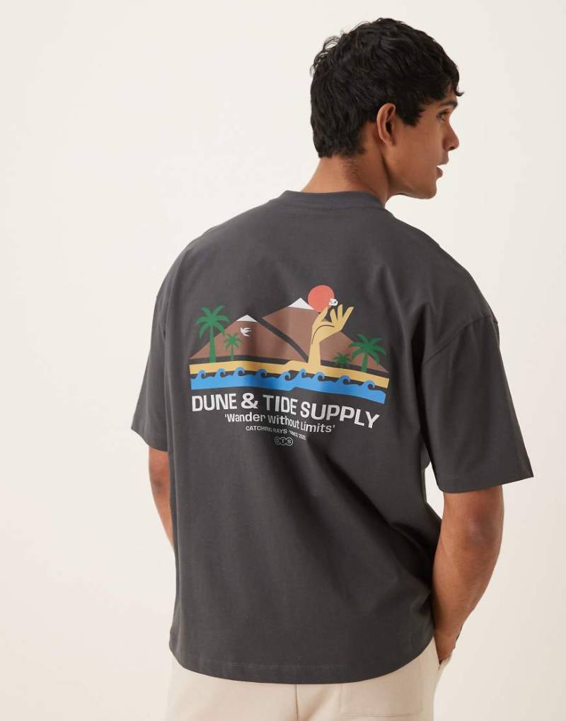 ASOS DESIGN - Schweres Oversize-T-Shirt in verwaschenem Schwarz mit Rückenprint-Grau von ASOS DESIGN