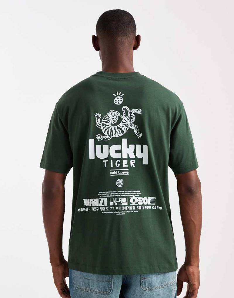 ASOS DESIGN - T-Shirt in Dunkelgrün mit Souvenir-Print und regulärer Passform von ASOS DESIGN