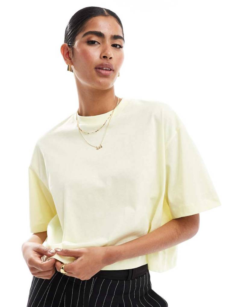 ASOS DESIGN - T-Shirt in Gelb mit kurzem, kastigem Schnitt von ASOS DESIGN