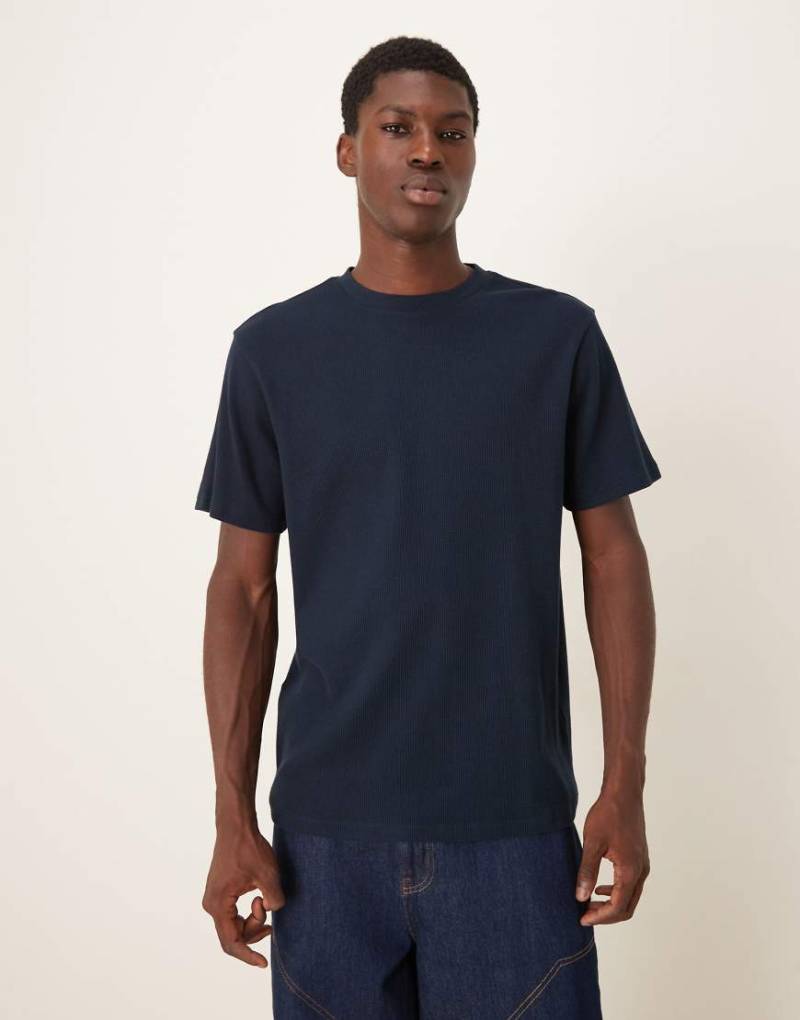 ASOS DESIGN - T-Shirt in Marineblau mit Rundhalsausschnitt und Waffelstruktur von ASOS DESIGN