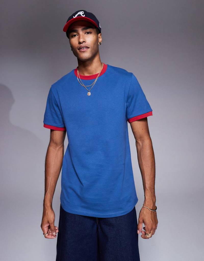 ASOS DESIGN - T-Shirt in Blau mit Rundhalsausschnitt und Kontrast-Einfassung in Rot-Marineblau von ASOS DESIGN