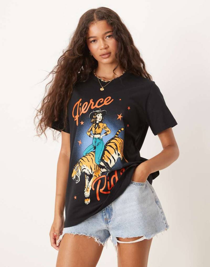 ASOS DESIGN - T-Shirt in Schwarz mit Cowgirl-Tiger-Grafikprint und normaler Passform von ASOS DESIGN