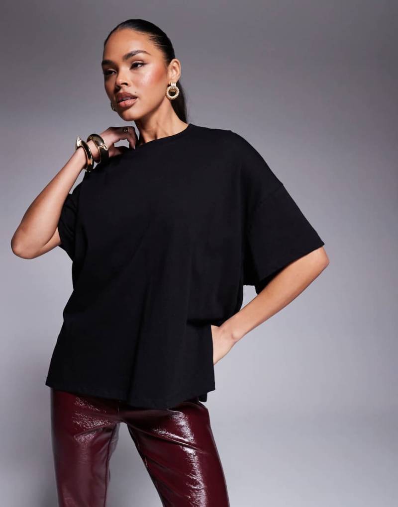 ASOS DESIGN - T-Shirt in Schwarz mit Knotendetail am Rücken von ASOS DESIGN