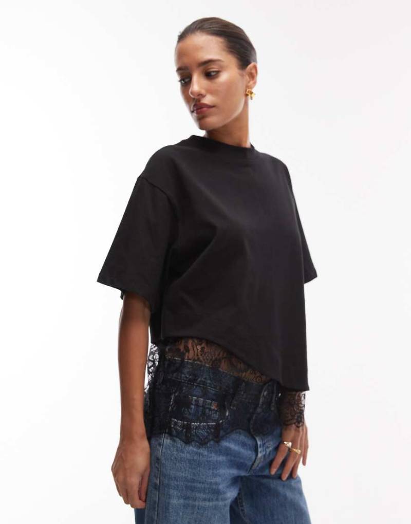 ASOS DESIGN - T-Shirt in Schwarz mit Saum aus Spitze von ASOS DESIGN