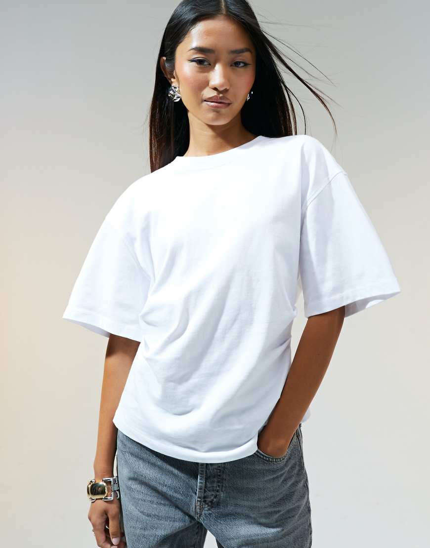 ASOS DESIGN - T-Shirt in Weiß mit Korsett-Taille ASOS DESIGN - T-Shirt in Weiß mit Korsett-Taille von ASOS DESIGN