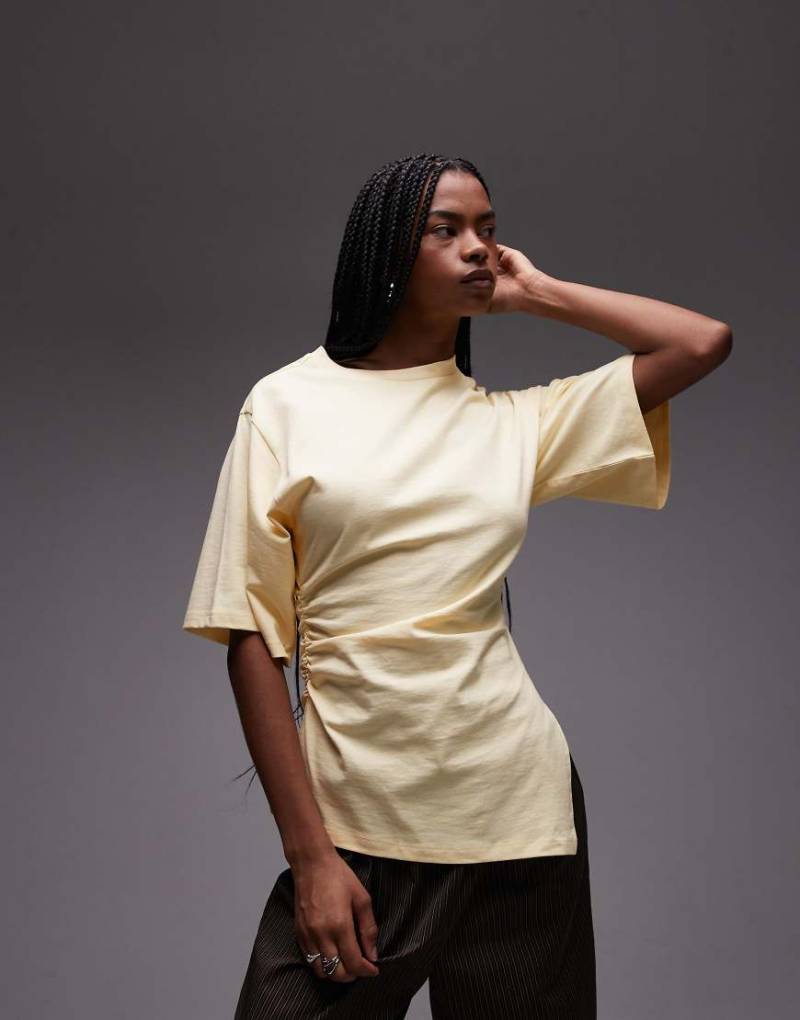 ASOS DESIGN - T-Shirt in Zitronengelb mit gerafften Seiten von ASOS DESIGN