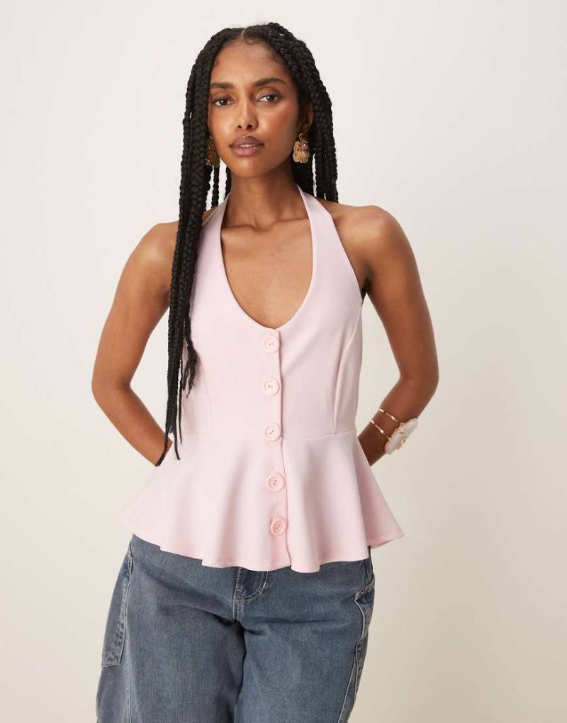 ASOS DESIGN - Taillierte, Longline-Weste in Babyrosa mit Knopfleiste und Neckholder-Träger von ASOS DESIGN