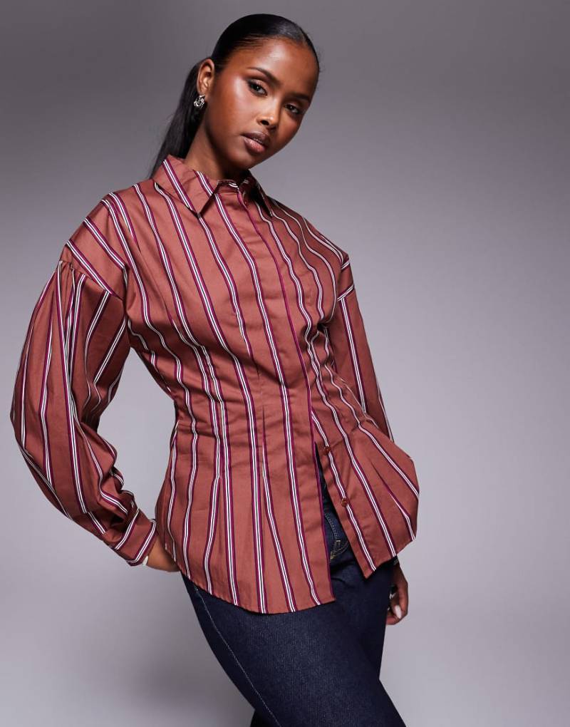 ASOS DESIGN - Taillierte Hemdbluse in Braun gestreift mit Knöpfen-Rosa von ASOS DESIGN