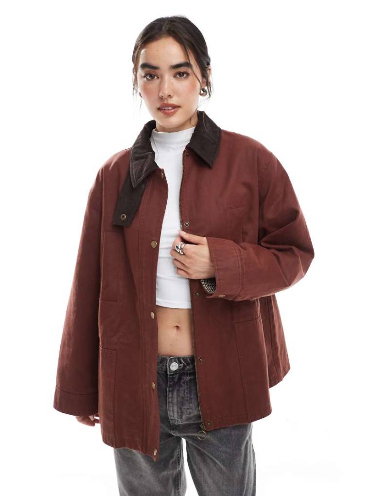 ASOS DESIGN - Taillierte Wachsjacke in Rostrot mit farblich abgesetztem Kragen von ASOS DESIGN