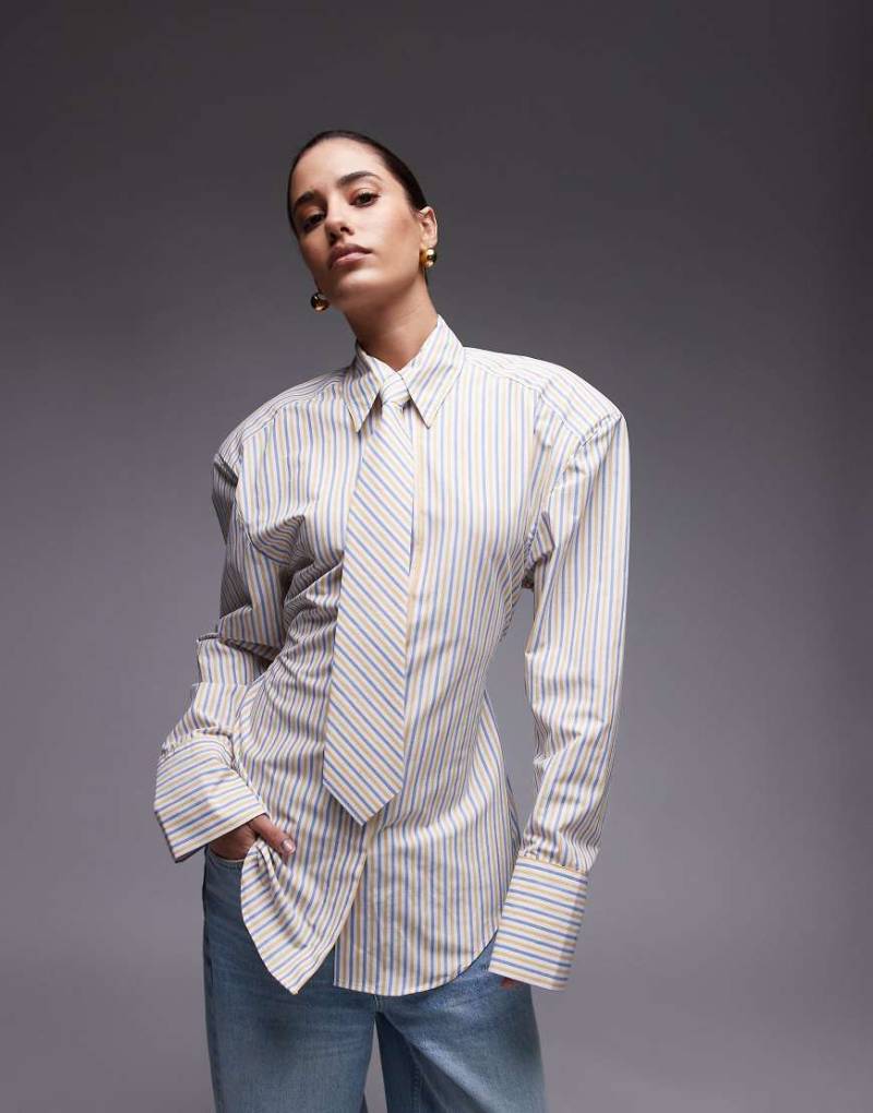 ASOS DESIGN - Taillierten Hemd in Gelb gestreift mit Schulterpolstern und Taillenbindung von ASOS DESIGN