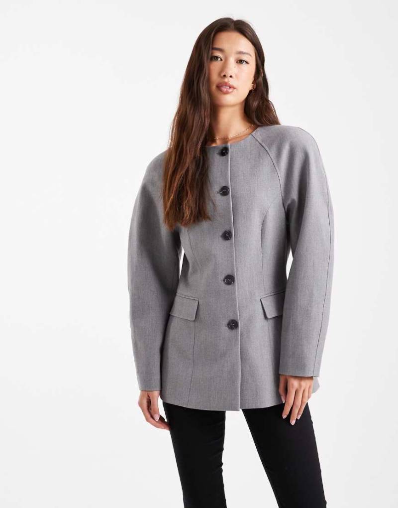 ASOS DESIGN - Taillierter Blazer in Grau meliert, hoch angesetzter Knopfleiste und Kokon-Ärmeln von ASOS DESIGN