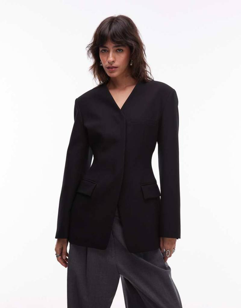ASOS DESIGN - Taillierter Blazer in Schwarz mit hoch angesetztem Reverskragen von ASOS DESIGN