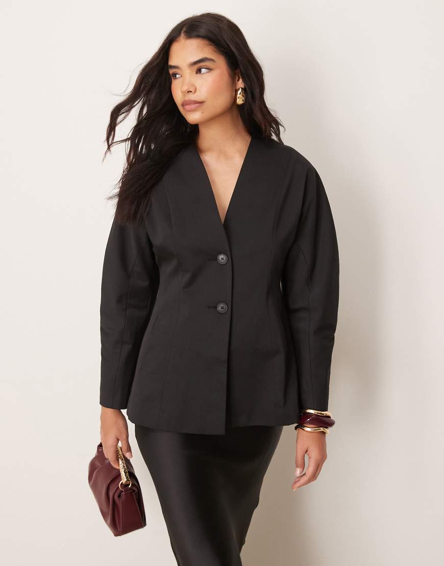 ASOS DESIGN - Taillierter Blazer in Schwarz ohne Kragen von ASOS DESIGN