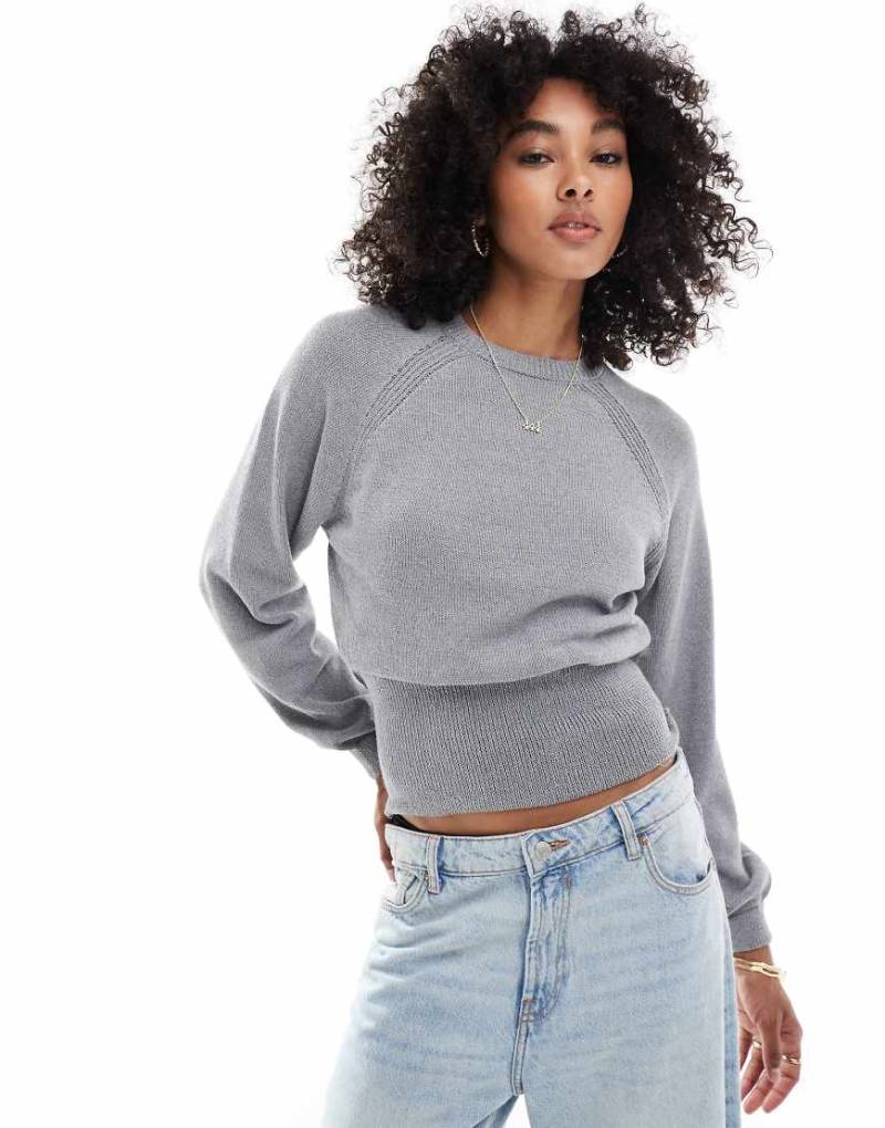 ASOS DESIGN - Taillierter Strickpullover in Grau meliert mit Ballonärmeln von ASOS DESIGN