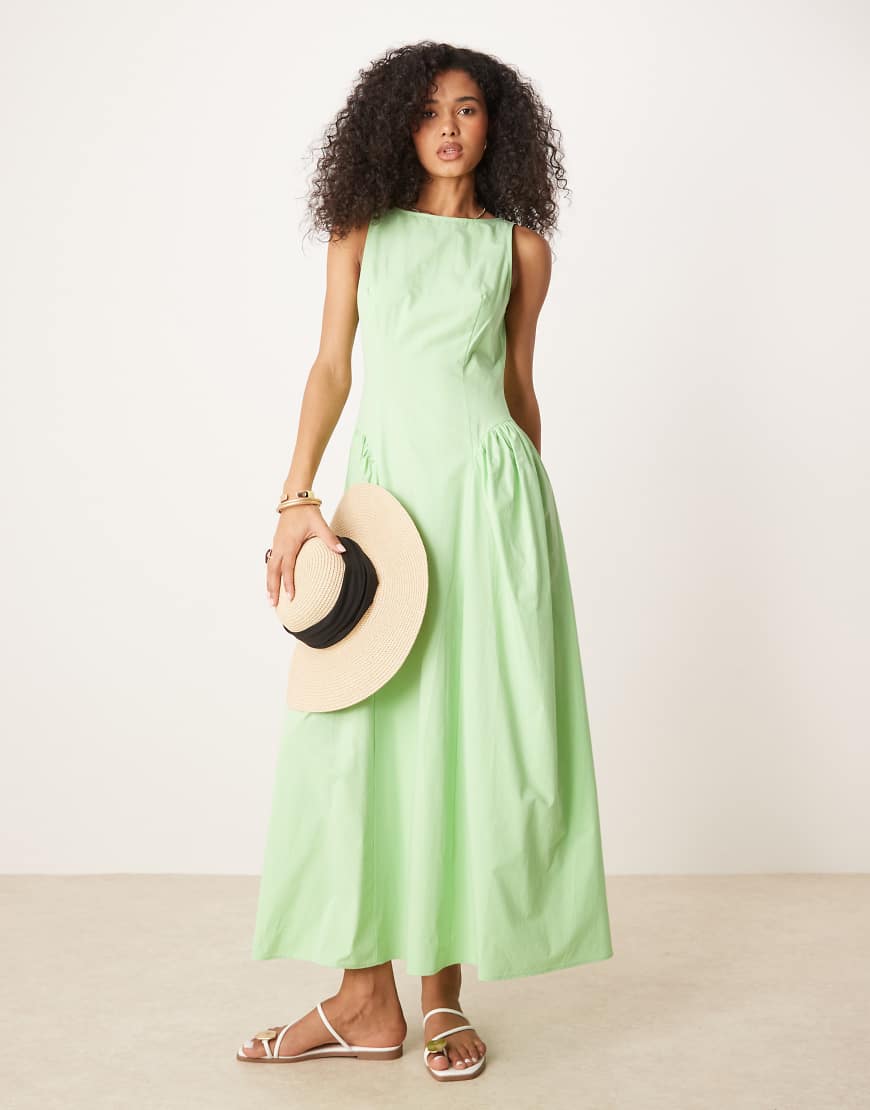 ASOS DESIGN - Tailliertes Midikleid in Grün mit U-Boot-Ausschnitt von ASOS DESIGN