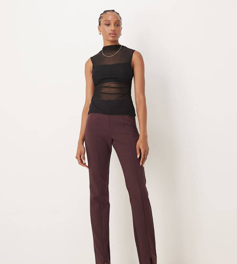 ASOS DESIGN Tall - Elegante, eng geschnittene Hose in Braun mit Reißverschlussdetail vorne-Brown von ASOS DESIGN