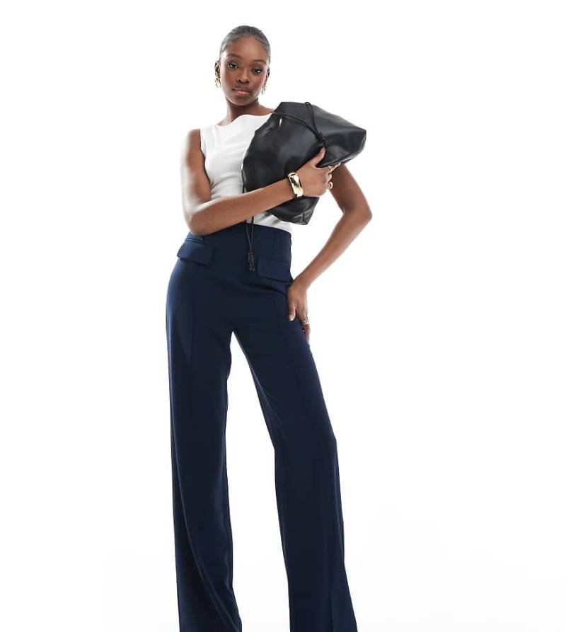 ASOS DESIGN Tall - Elegante Hose in Marineblau mit Ziernähten und zwei Taschen von ASOS DESIGN