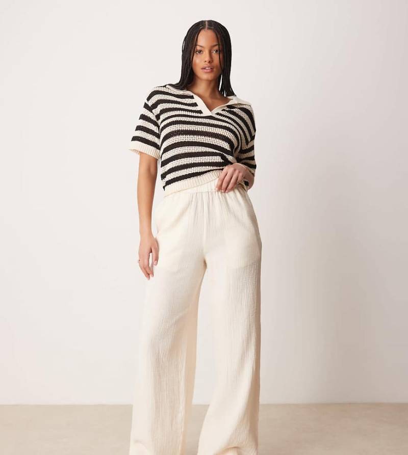 ASOS DESIGN Tall - Schlupfhose aus grob gewebter Baumwolle in Buttermilchweiß mit offenem Saum von ASOS DESIGN
