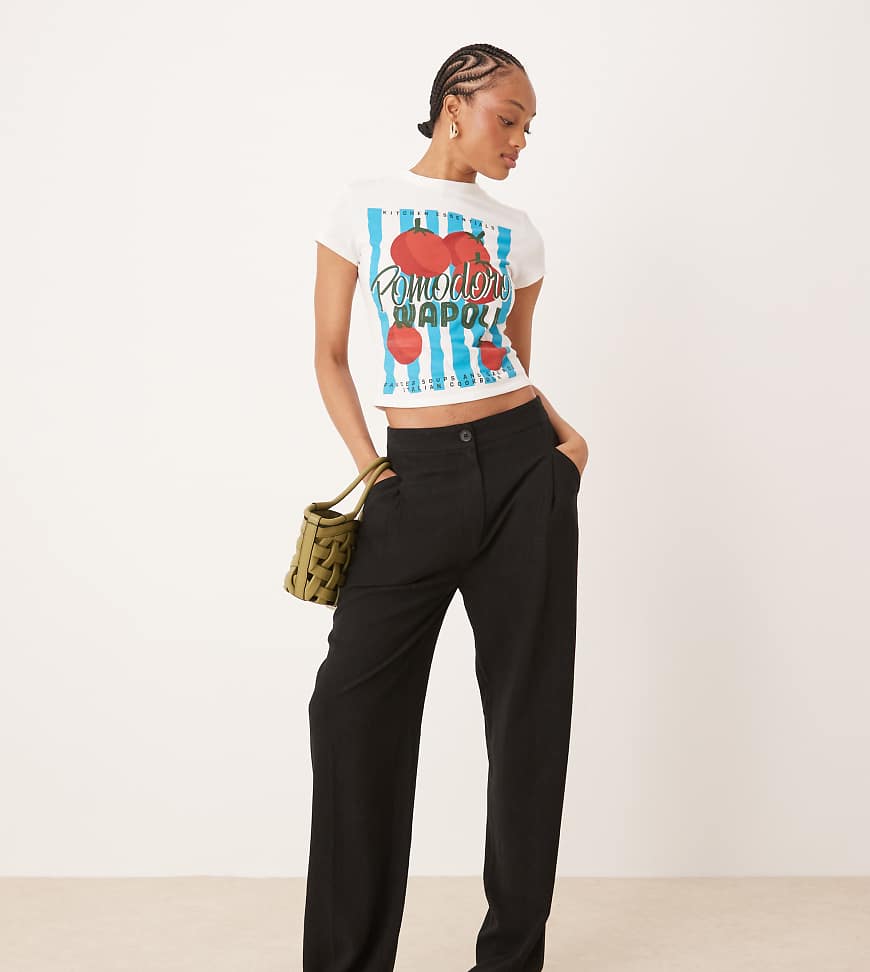 ASOS DESIGN Tall - Schmal zulaufende Hose in Schwarz mit Leinenanteil und Bundfalten von ASOS Tall