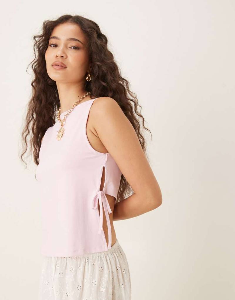 ASOS DESIGN - Tanktop aus Polyamid in Pastellrosa mit verkürztem Rückendetail von ASOS DESIGN