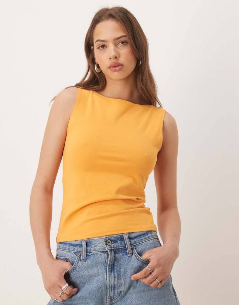ASOS DESIGN - Tanktop in Apricot mit U-Boot-Ausschnitt-Orange von ASOS DESIGN