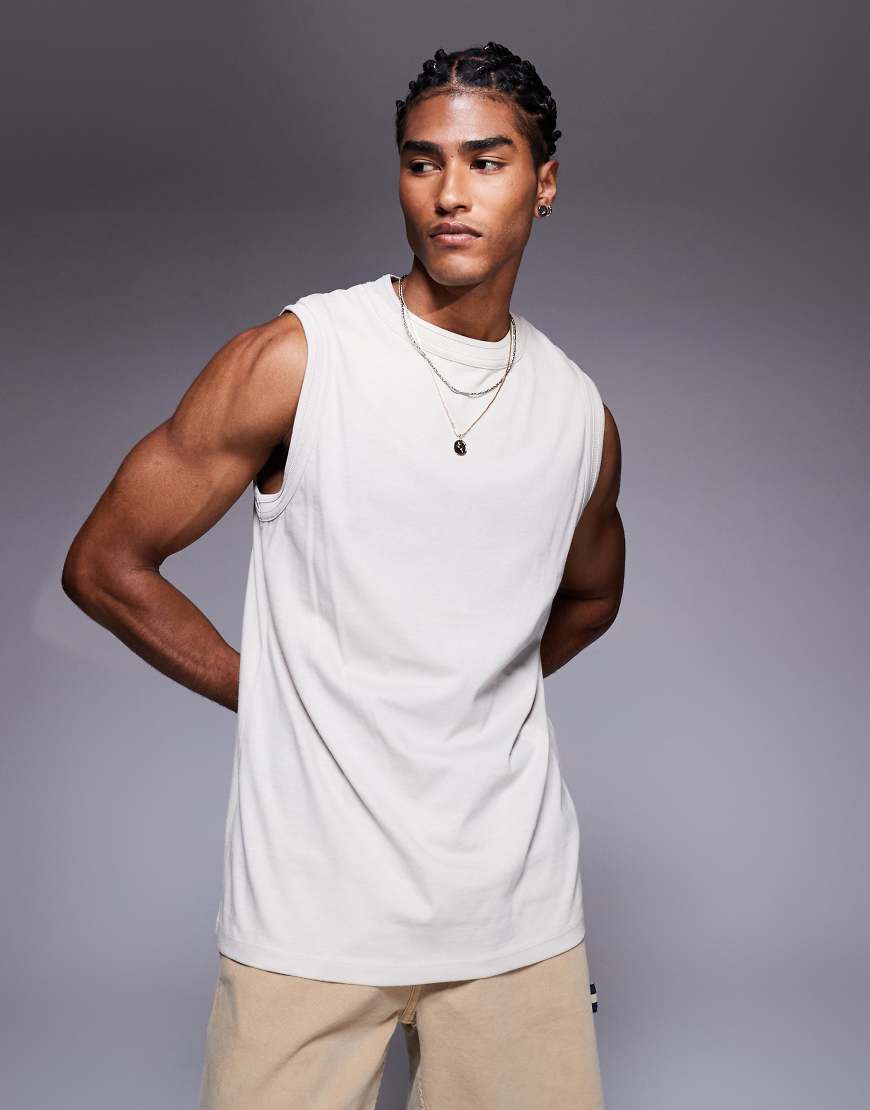 ASOS DESIGN - Tanktop in Steinbeige mit Rundhalsausschnitt-Neutral von ASOS DESIGN