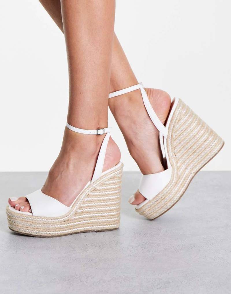 ASOS DESIGN - Tasha - Espadrilles in Weiß mit Keilabsatz von ASOS DESIGN
