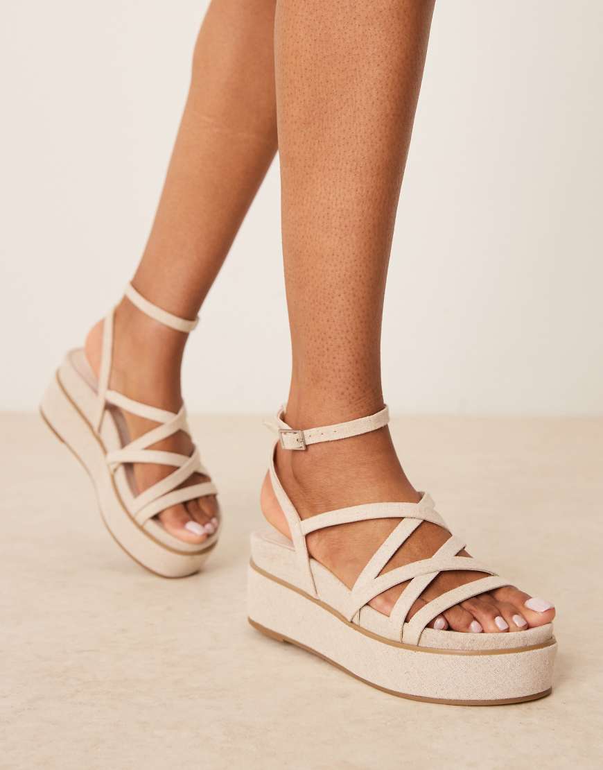 ASOS DESIGN - Taurus 2 - Riemchen-Sandalen in Naturfarbe mit flacher Plateausohle-Neutral von ASOS DESIGN