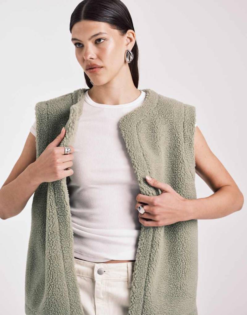 ASOS DESIGN - Teddyfleece-Weste in Grün von ASOS DESIGN