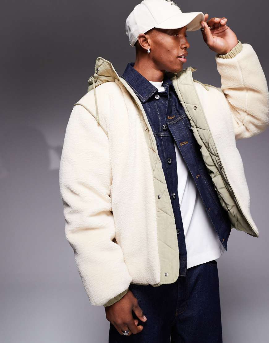 ASOS DESIGN - Teddyfell-Jacke in Ecru mit khaki Besatz und Kapuze-Neutral ASOS DESIGN - Teddyfell-Jacke in Ecru mit khaki Besatz und Kapuze-Neutral von ASOS DESIGN