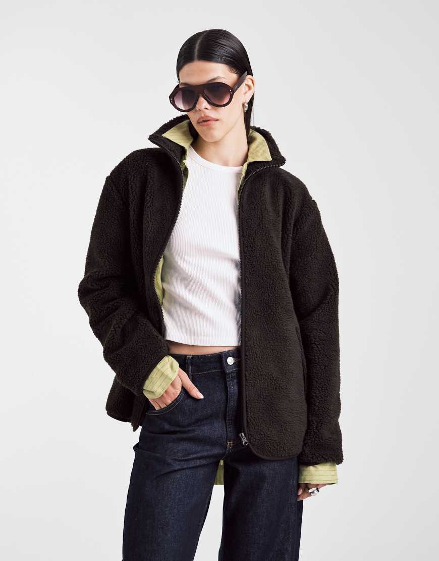 ASOS DESIGN - Teddyfleece-Jacke in Schokobraun mit Reißverschluss-Brown von ASOS DESIGN